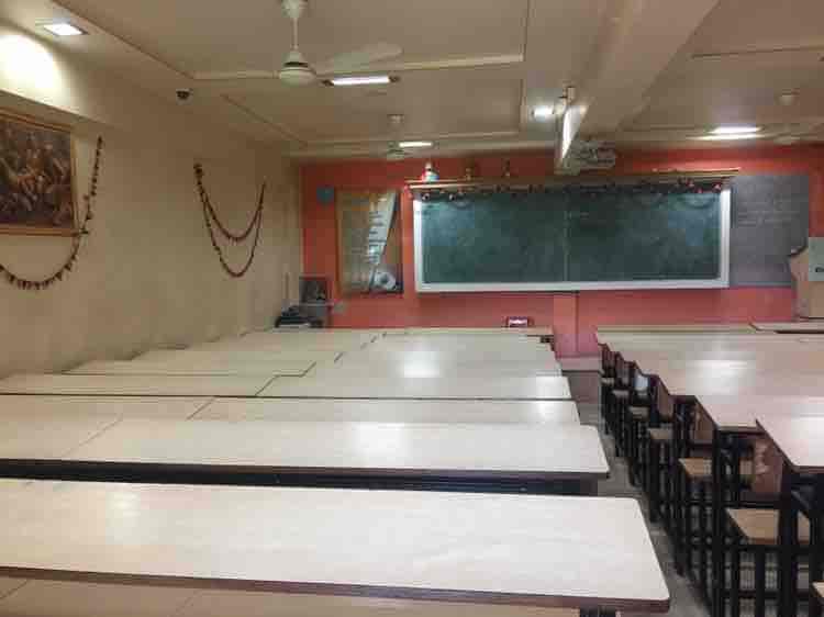Spacious classroom at Desai Classes